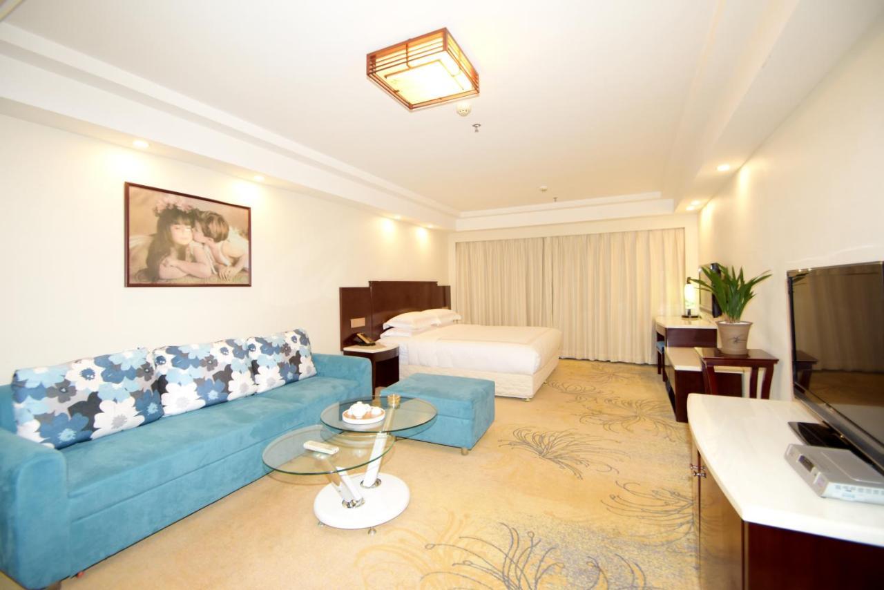 Overseas Chinese Friendship Hotel Cantón Exterior foto
